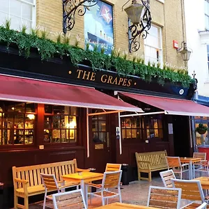Inn The Grapes Pub, Southampton